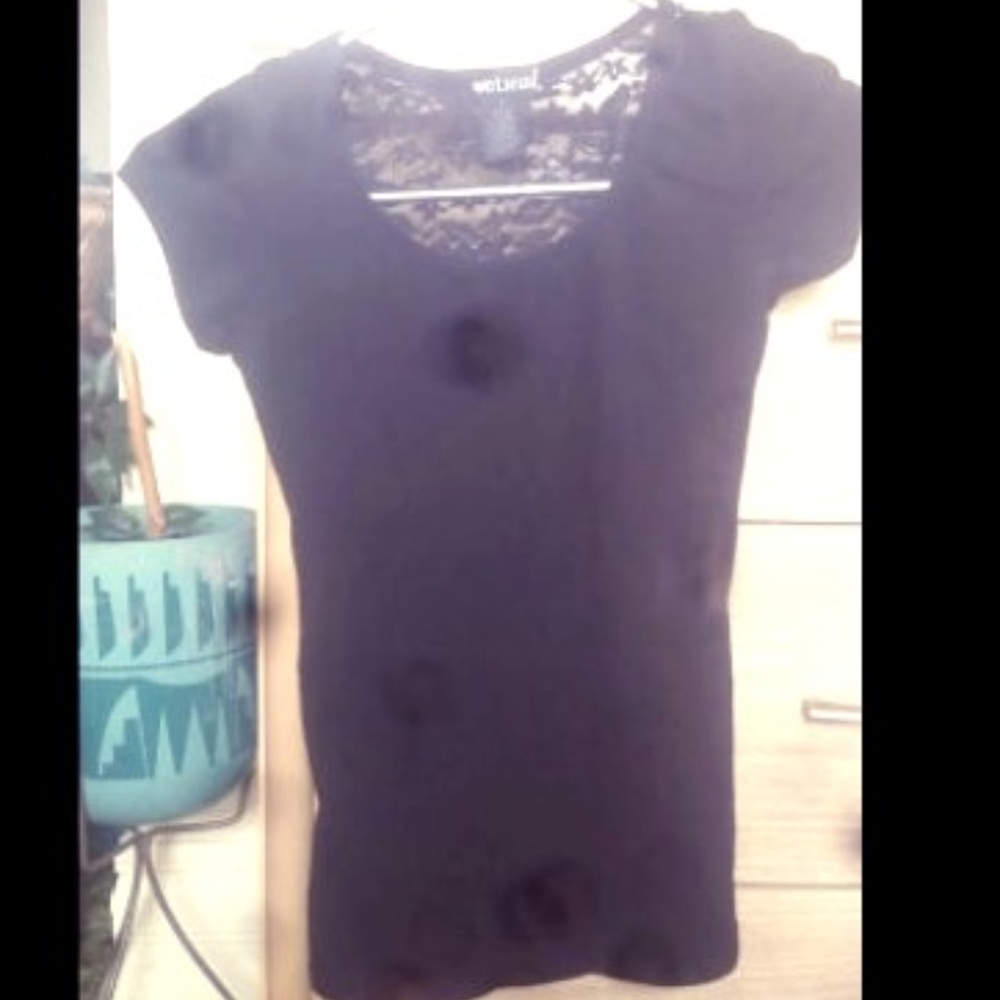 𝐵𝓁𝒶𝒸𝓀 𝒯-𝒮𝒽𝒾𝓇𝓉 𝒲/ 𝐿𝒶𝒸𝑒 𝐵𝒶𝒸𝓀